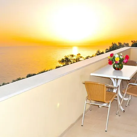 Apartments With Pool Maria On Agios Gordios Beach Exterior photo